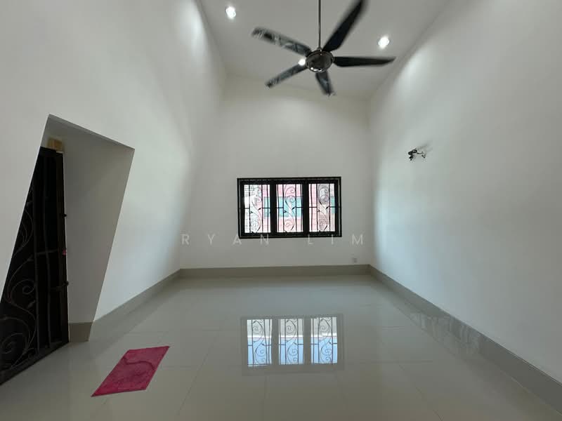 Semi-Detached House for Sale in Cheras (Kuala Lumpur) - Ryan Lim - 3rd Floor Living Room - PropertyGuru.com.my