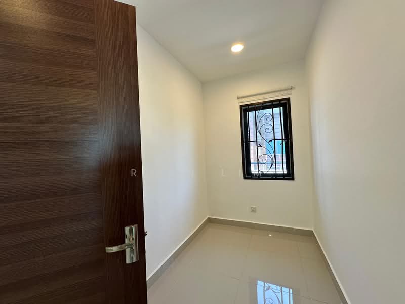 Semi-Detached House for Sale in Cheras (Kuala Lumpur) - Ryan Lim - Walk In Wardrobe - PropertyGuru.com.my