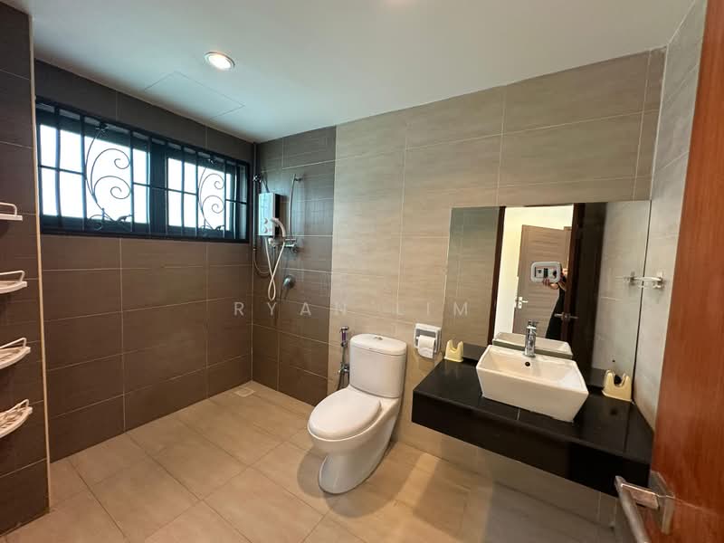 Semi-Detached House for Sale in Cheras (Kuala Lumpur) - Ryan Lim - Bathroom - PropertyGuru.com.my