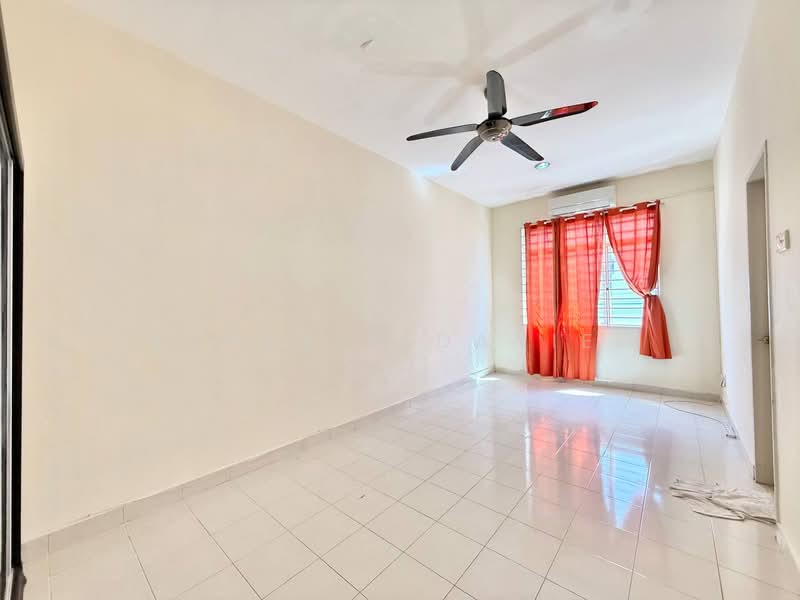 2-storey Terraced House for Sale in Bandar Puteri Puchong (Puchong) - Ashraff Daniel - Living Room - PropertyGuru.com.my