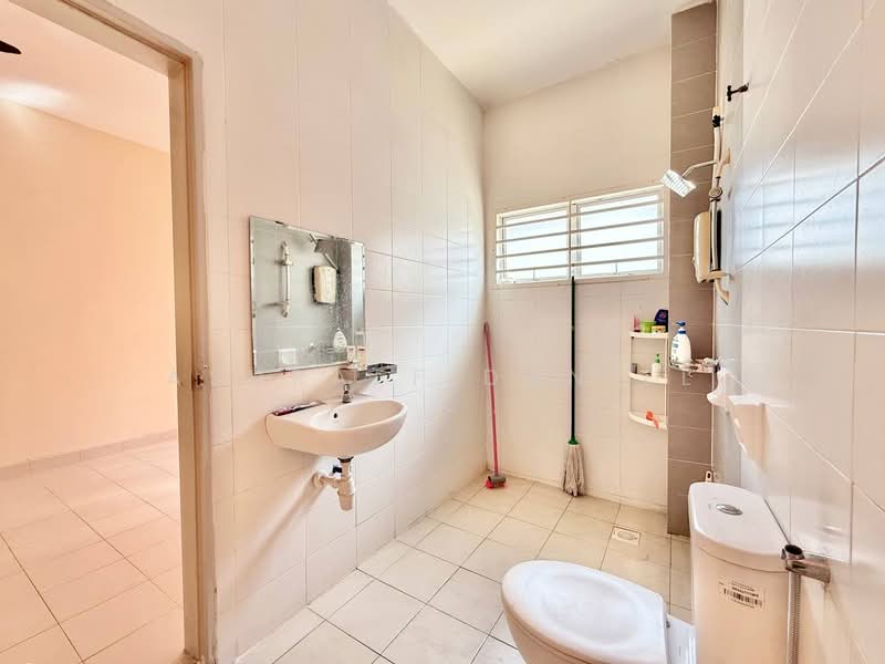 2-storey Terraced House for Sale in Bandar Puteri Puchong (Puchong) - Ashraff Daniel - Bathroom - PropertyGuru.com.my