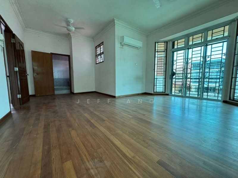 Rumah Berkembar untuk Dijual di Taman Perling (Perling) - Jeff Ang - Living Room - PropertyGuru.com.my