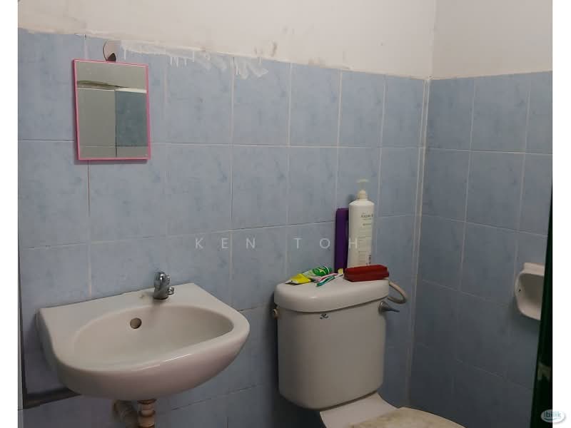 Apartment for Sale at Pangsapuri Putra Indah - Ken Toh - Bathroom - PropertyGuru.com.my