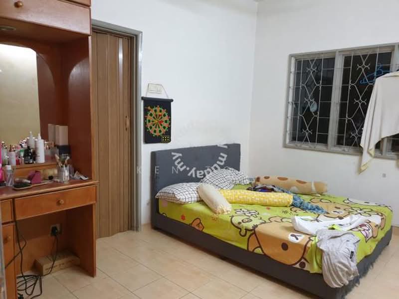 Apartment for Sale at Pangsapuri Putra Indah - Ken Toh - Bedroom - PropertyGuru.com.my