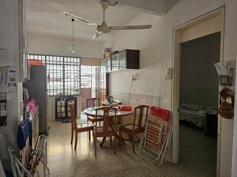 2-storey Terraced House for Sale in Island Park (Jelutong) - Millie Chew - Kitchen - PropertyGuru.com.my