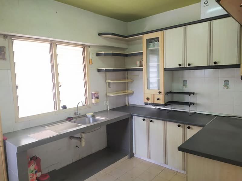 Pangsapuri untuk Dijual di Kiambang Apartment - Ken Toh - Kitchen - PropertyGuru.com.my