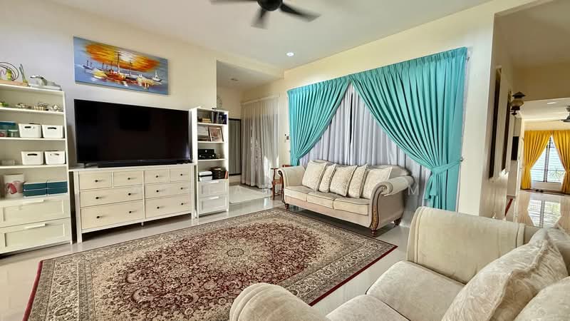 Rumah Banglo untuk Dijual di Kajang (Selangor) - Adibah Salim - Living Room - PropertyGuru.com.my