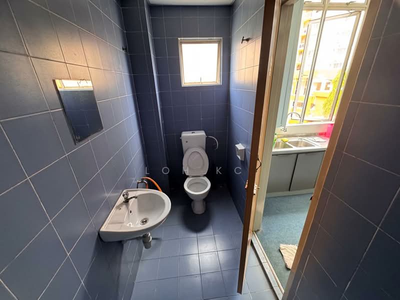 Shop / Office for Rent in Wangsa Maju (Kuala Lumpur) - Loh KC - Bathroom - PropertyGuru.com.my