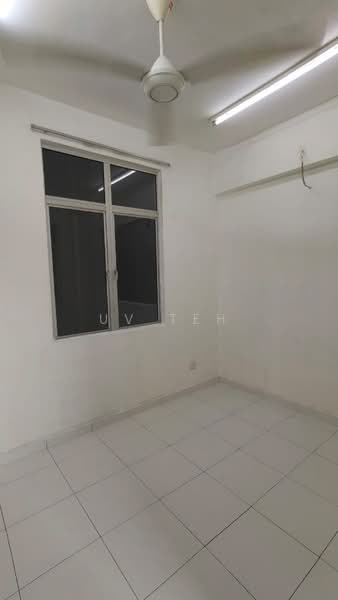 Condominium for Rent at Scott Towers @ Larkin JB - UV Teh - Interior - PropertyGuru.com.my