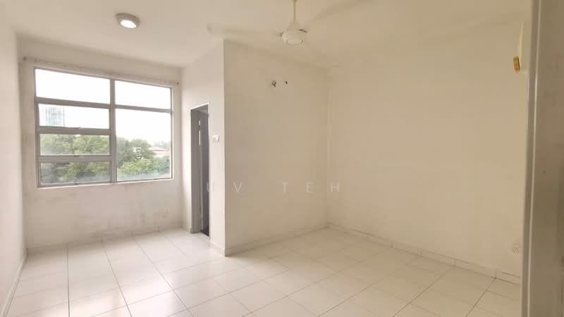 Condominium for Rent at Scott Towers @ Larkin JB - UV Teh - Interior - PropertyGuru.com.my