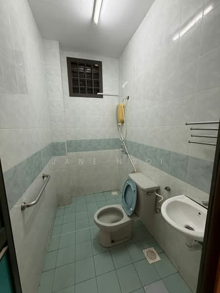 Rumah Teres 2 Tingkat untuk Disewa di Taman Pelangi Indah (Ulu Tiram) - Jane Ngoi - Bathroom - PropertyGuru.com.my