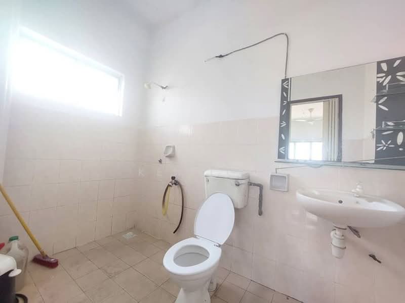 Pangsapuri untuk Dijual di Selesa I Resort Apartment (Pangsapuri Damai Mewah B) - Ken Toh - Bathroom - PropertyGuru.com.my