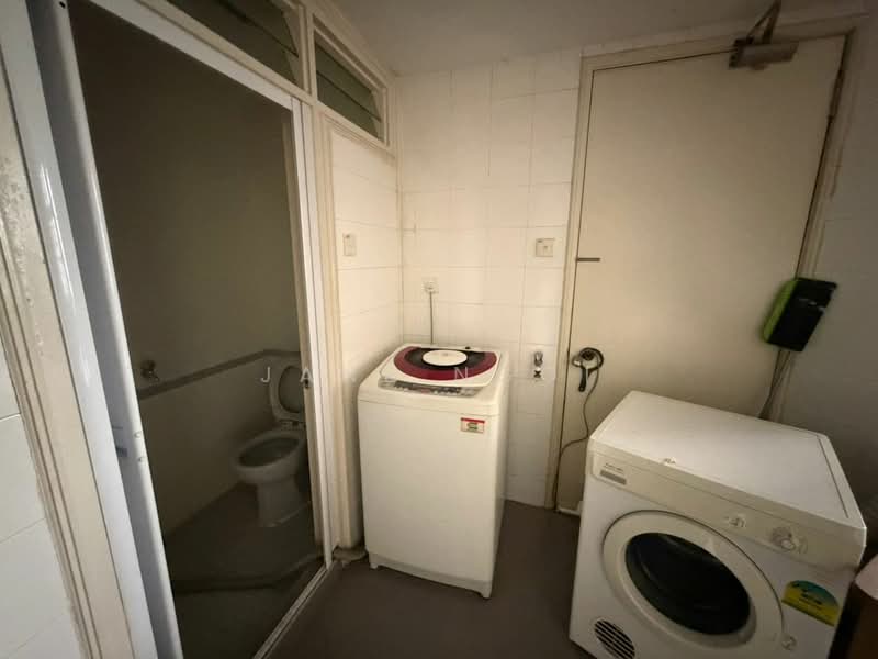 Condominium for Rent at The Straits View Condominium - Jane Ngoi - Bathroom - PropertyGuru.com.my