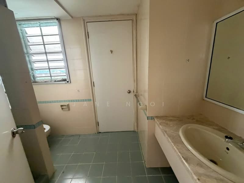 Condominium for Rent at The Straits View Condominium - Jane Ngoi - Bathroom - PropertyGuru.com.my
