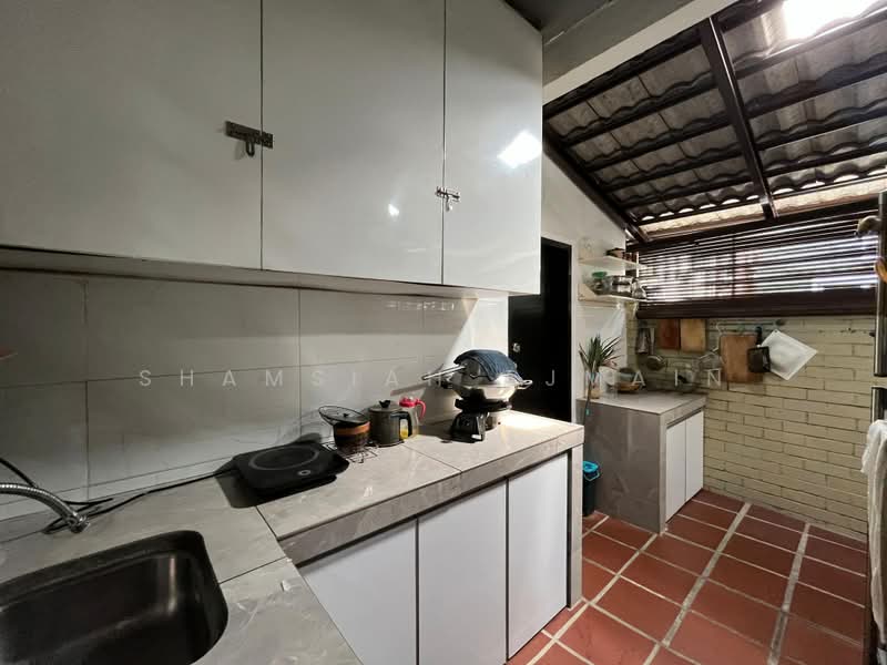 2-storey Terraced House for Sale in Taman Putra Perdana (Puchong) - SHAMSIAH AJMAIN - Kitchen - PropertyGuru.com.my