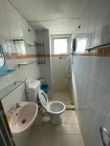 Kondominium untuk Disewa di Danau Idaman - Chris Sun - Bathroom - PropertyGuru.com.my