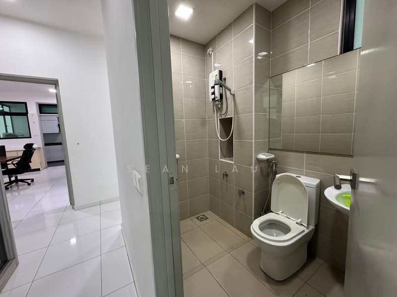 Servis Apartment untuk Dijual di Sky Loft Premium Suites - Sean Lau - Bathroom - PropertyGuru.com.my