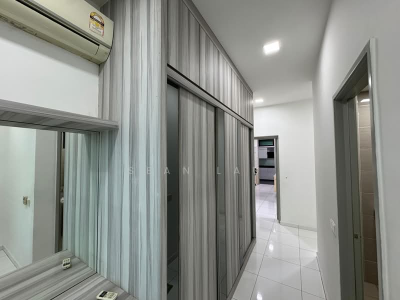 Servis Apartment untuk Dijual di Sky Loft Premium Suites - Sean Lau - Corridor - PropertyGuru.com.my