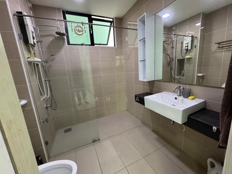 Servis Apartment untuk Dijual di Sky Loft Premium Suites - Sean Lau - Bathroom - PropertyGuru.com.my