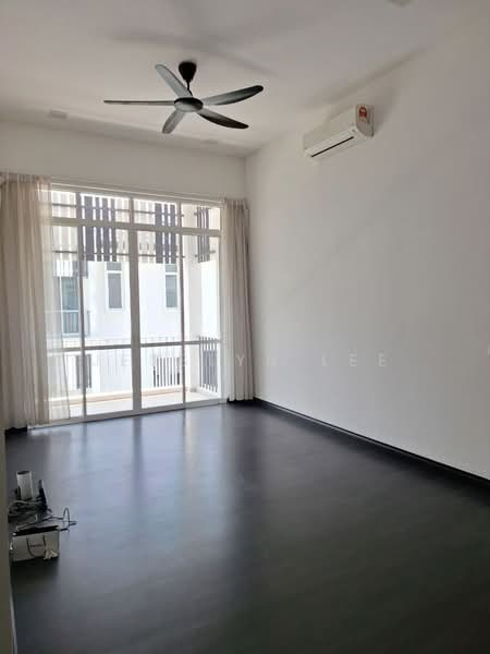 Rumah Teres 2 Tingkat untuk Dijual di Eco Majestic (Semenyih) - Jesslyn Lee - Balcony - PropertyGuru.com.my