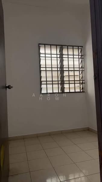 Shop for Rent in Cahaya Kota Puteri (Masai) - Aaron How - Interior - PropertyGuru.com.my