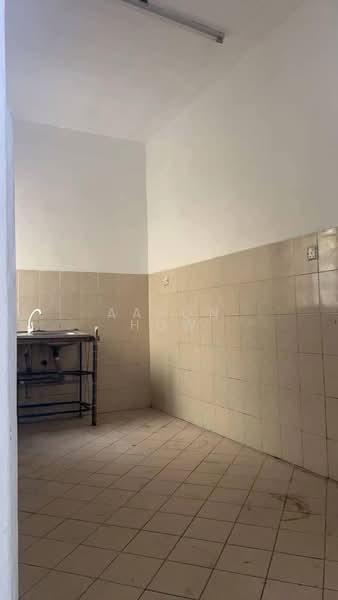 Shop for Rent in Cahaya Kota Puteri (Masai) - Aaron How - Kitchen - PropertyGuru.com.my