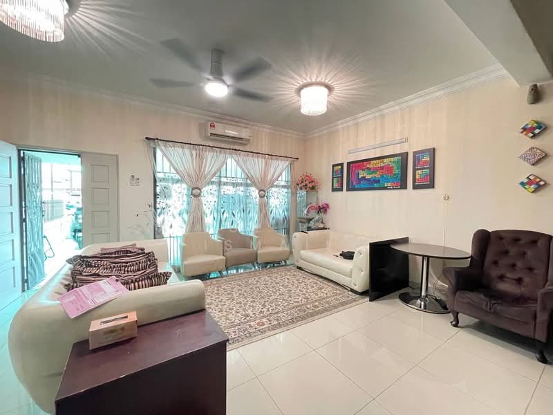 2-storey Terraced House for Sale in Bandar Puteri Puchong (Puchong) - Saiful Hafiz Ismail - Living Room - PropertyGuru.com.my