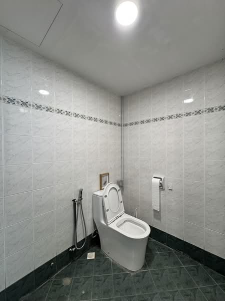 Condominium for Rent at Gurney Beach Resort - Chiew Bee - PropertyGuru.com.my