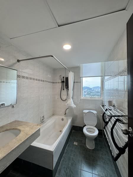 Condominium for Rent at Gurney Beach Resort - Chiew Bee - PropertyGuru.com.my