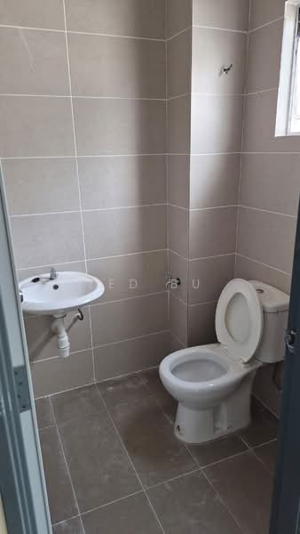 Rumah Teres 2 Tingkat untuk Disewa di Taman Vista Mutiara (Bandar Sungai Long) - Zed Bu - Bathroom - PropertyGuru.com.my