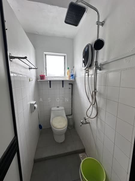 Shop for Sale in Bandar Hilir (Melaka City) - Jason Tay - Bathroom - PropertyGuru.com.my
