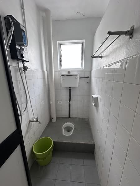 Shop for Sale in Bandar Hilir (Melaka City) - Jason Tay - Bathroom - PropertyGuru.com.my