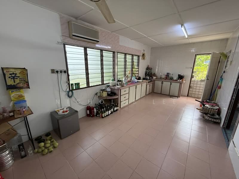 Semi-Detached House for Sale in Taman Golden Dragon (Kampar) - Nicholas Lee - Kitchen - PropertyGuru.com.my