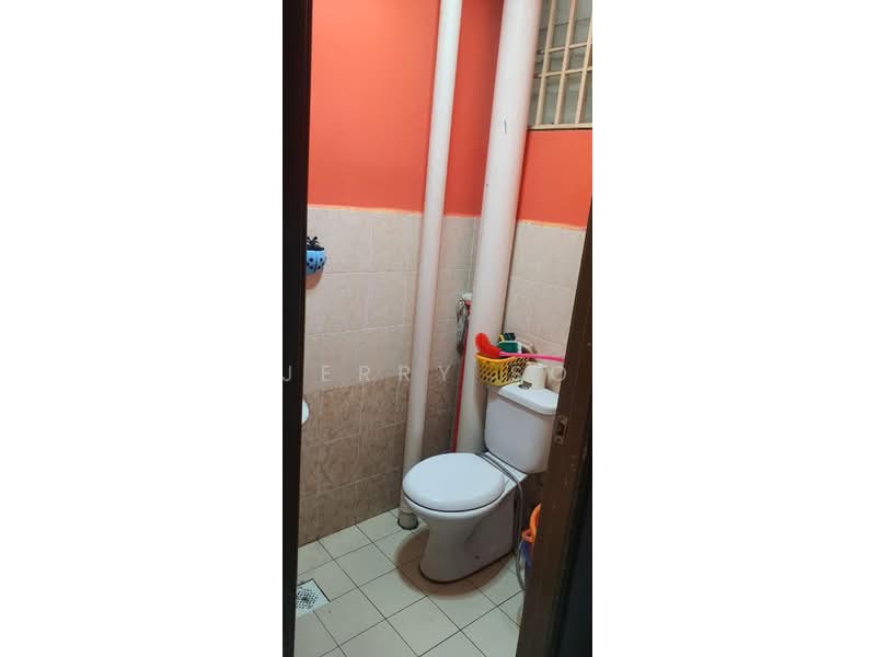 Pangsapuri untuk Disewa di Relau Vista Apartment - Jerry So - Bathroom - PropertyGuru.com.my