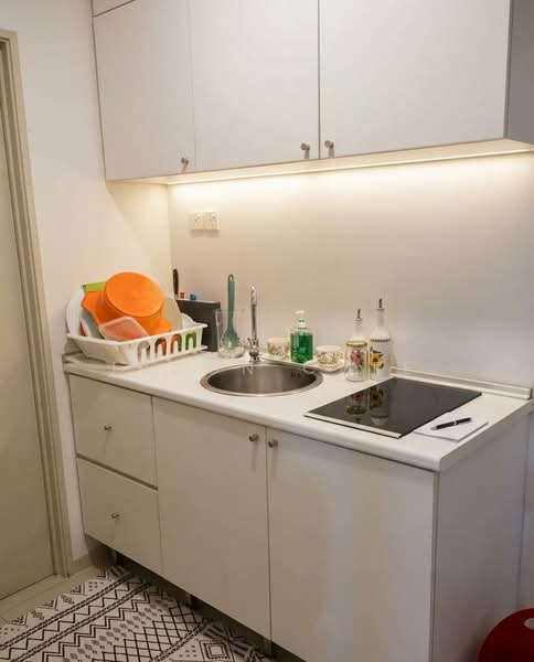 Servis Apartment untuk Disewa di Centrestage Designer Suite - Jason Chee - Kitchen - PropertyGuru.com.my