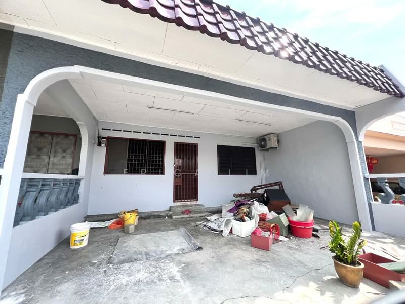 Rumah Teres 1 Tingkat untuk Disewa di Taman Ungku Tun Aminah (Skudai) - Erica Lim - Exterior - PropertyGuru.com.my