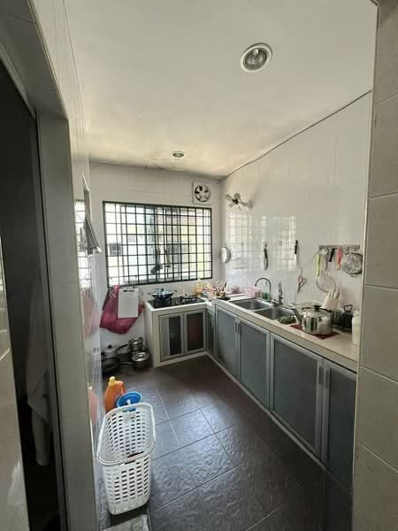 Rumah Teres 2 Tingkat untuk Dijual di Taman Putri Kulai (Kulai) - Karl Lim - Kitchen - PropertyGuru.com.my