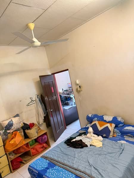 1-storey Terraced House for Sale in Taman Daya (Johor Bahru) - Carson . - Bedroom - PropertyGuru.com.my