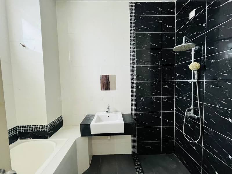 Rumah Banglo untuk Disewa di Kota Tinggi (Johor) - Hubert Pang - Bathroom - PropertyGuru.com.my
