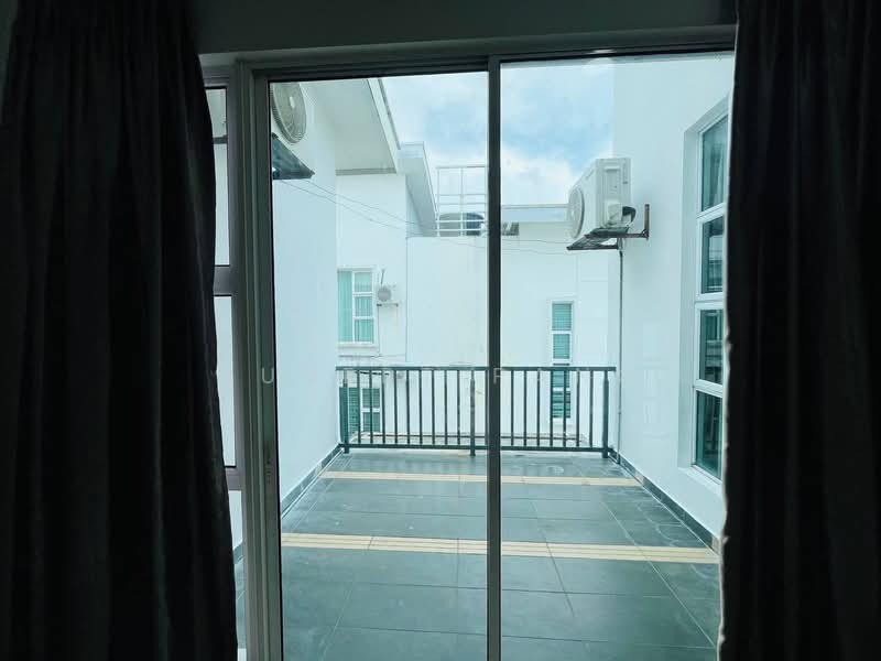 Rumah Banglo untuk Disewa di Kota Tinggi (Johor) - Hubert Pang - Balcony - PropertyGuru.com.my