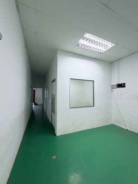Shop / Office for Rent in Bandar Perda (Bukit Mertajam) - Ivy Yap - Corridor - PropertyGuru.com.my