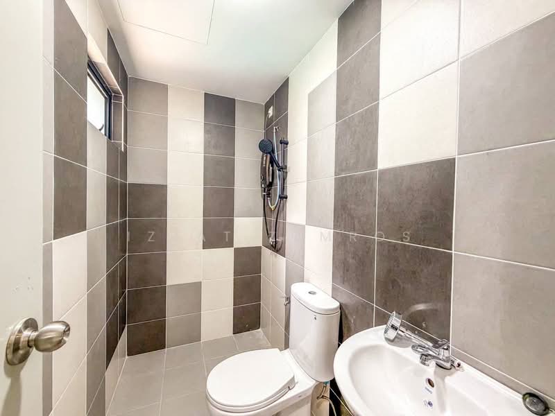 Servis Apartment untuk Dijual di Residensi Mutiara Kajang 2 - Izzat Zamros - Bathroom - PropertyGuru.com.my