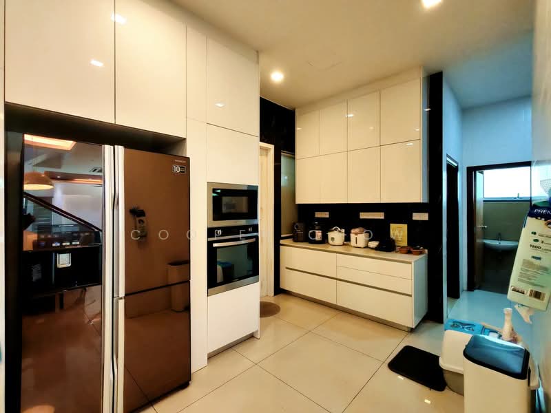 Rumah Banglo untuk Dijual di Taman Sains Selangor (Kota Damansara) - Cooper Chow - Kitchen - PropertyGuru.com.my
