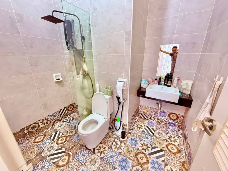 Terraced House for Sale in Johor Bahru (Johor) - Kym Kee - Bathroom - PropertyGuru.com.my