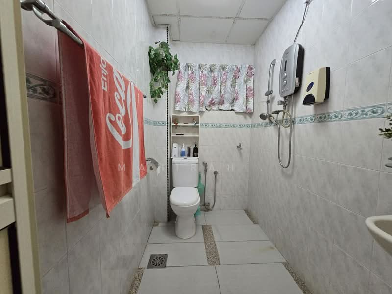 Semi-Detached House for Sale in Kajang (Selangor) - Mahirah . - Bathroom - PropertyGuru.com.my