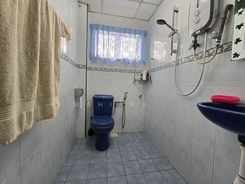Semi-Detached House for Sale in Kajang (Selangor) - Mahirah . - Bathroom - PropertyGuru.com.my
