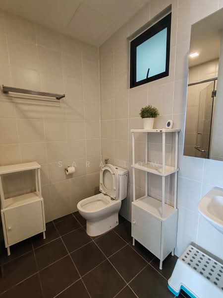 Service Residence for Sale at D'sands Residence - Sara Low - Bathroom - PropertyGuru.com.my