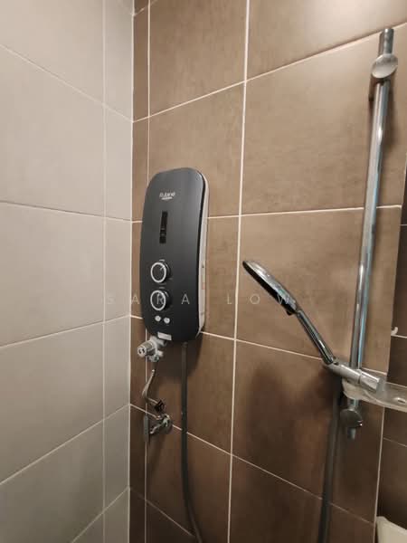 Service Residence for Sale at D'sands Residence - Sara Low - Bathroom - PropertyGuru.com.my
