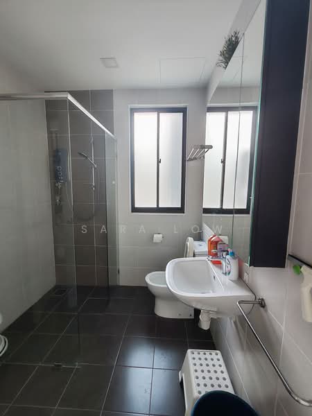 Service Residence for Sale at D'sands Residence - Sara Low - Bathroom - PropertyGuru.com.my