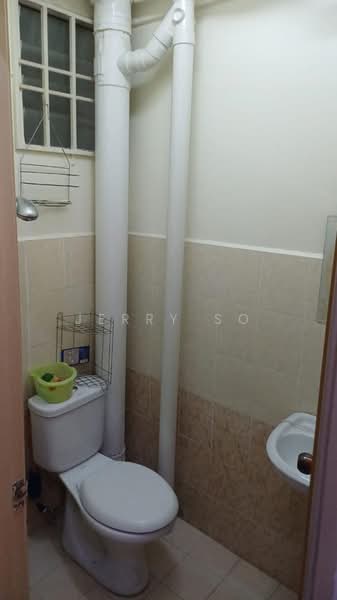 Pangsapuri untuk Disewa di Relau Vista Apartment - Jerry So - Bathroom - PropertyGuru.com.my